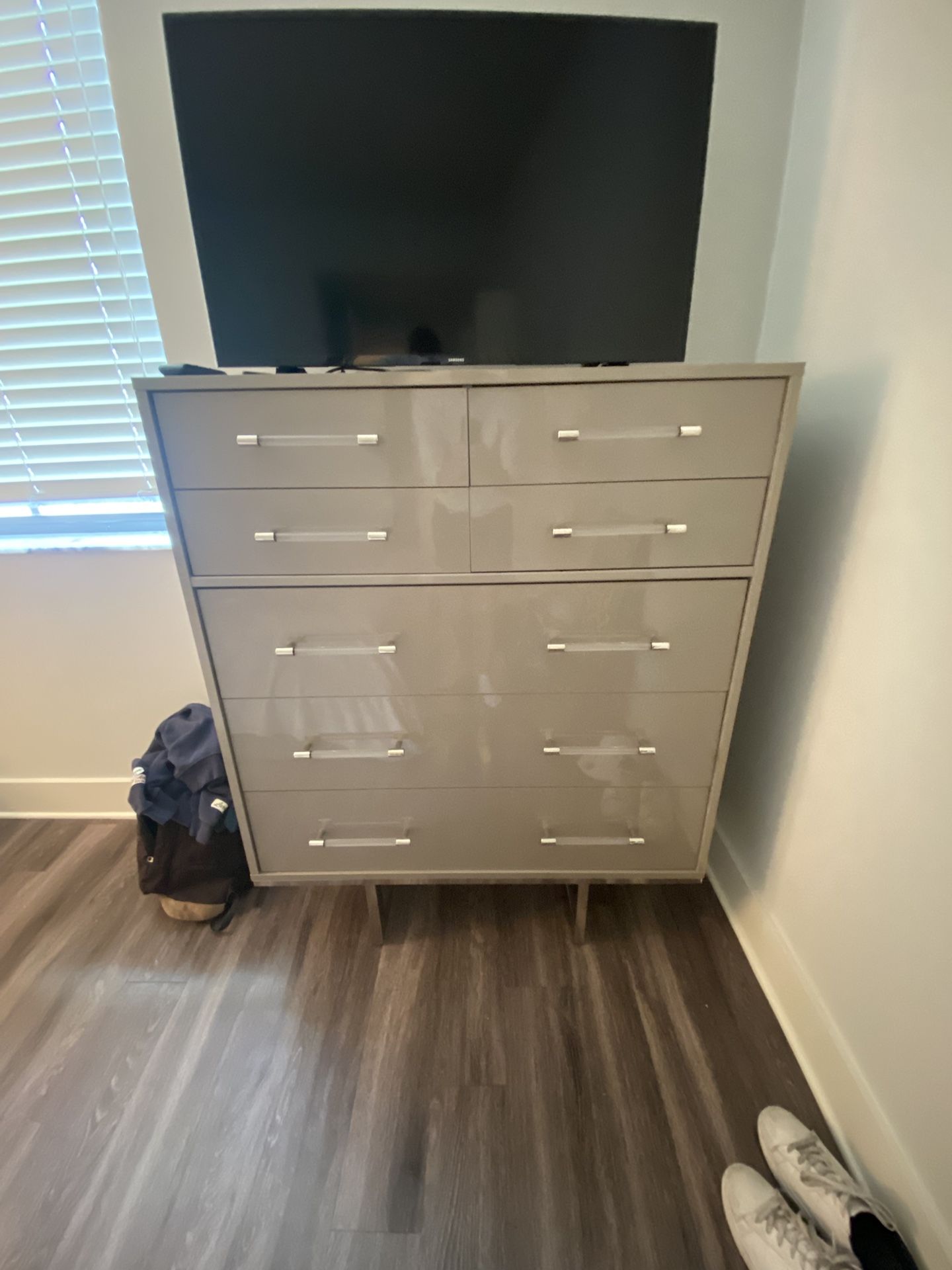 Upholstered Queen Bed Frame with Headboard – Modern Design