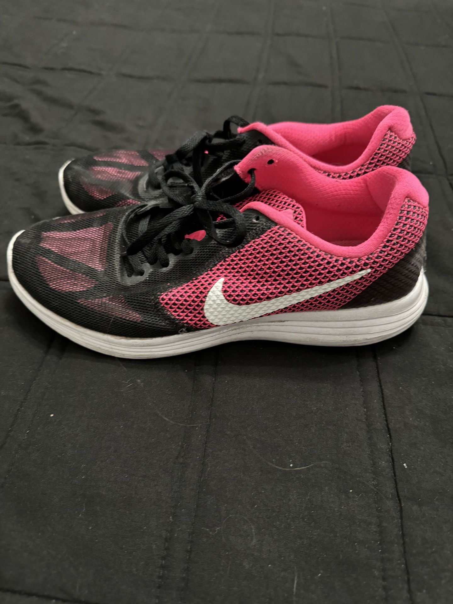 Nike Women Shoes 