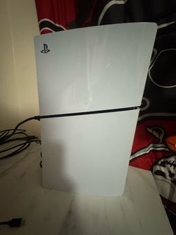 PS5 + 2 CONTROLLERS + MONITOR