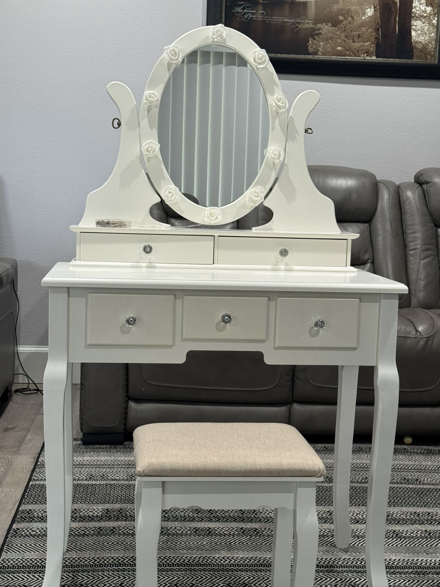 Makeup Vanity Table With Chair