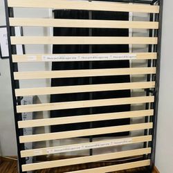 Low Profile Sturdy Queen Bed Frame Like New 