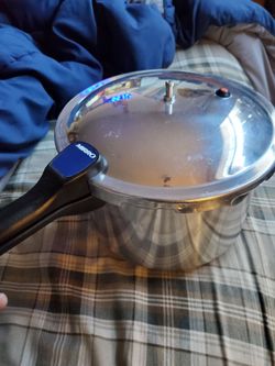 New pressure Cooker has paper work