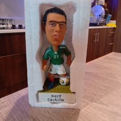Nery Castillo K-B Zones Futbolistas Bobblehead Figure