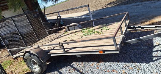 Single Axle Utility Trailer with Wood Deck