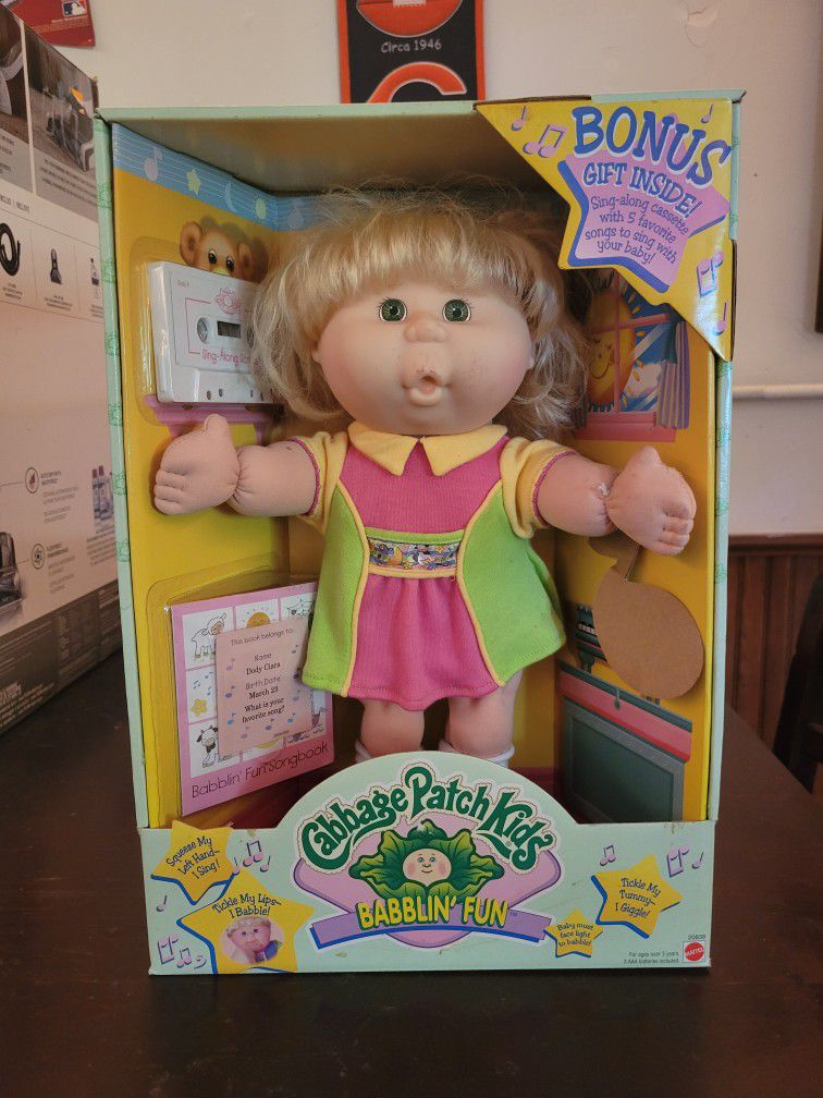Cabbage Patch Kids 1998 Babblin Fun Sing Dody Ciara