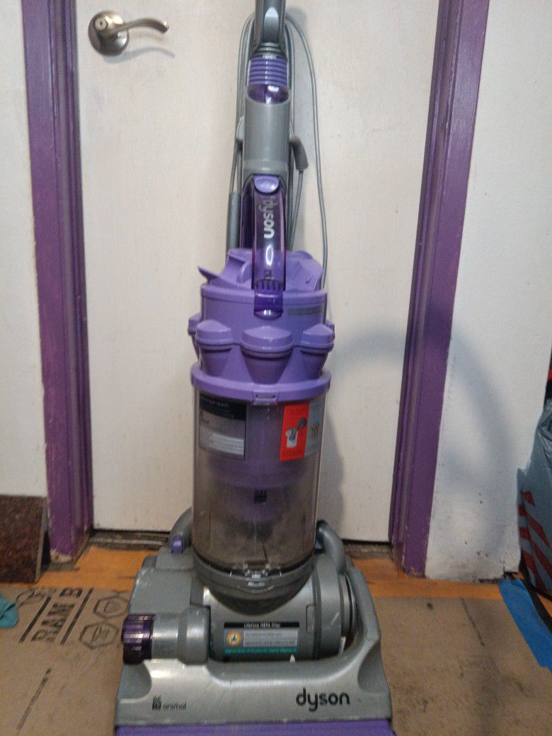 HD Dyson Animal Vacuum Cleaner 