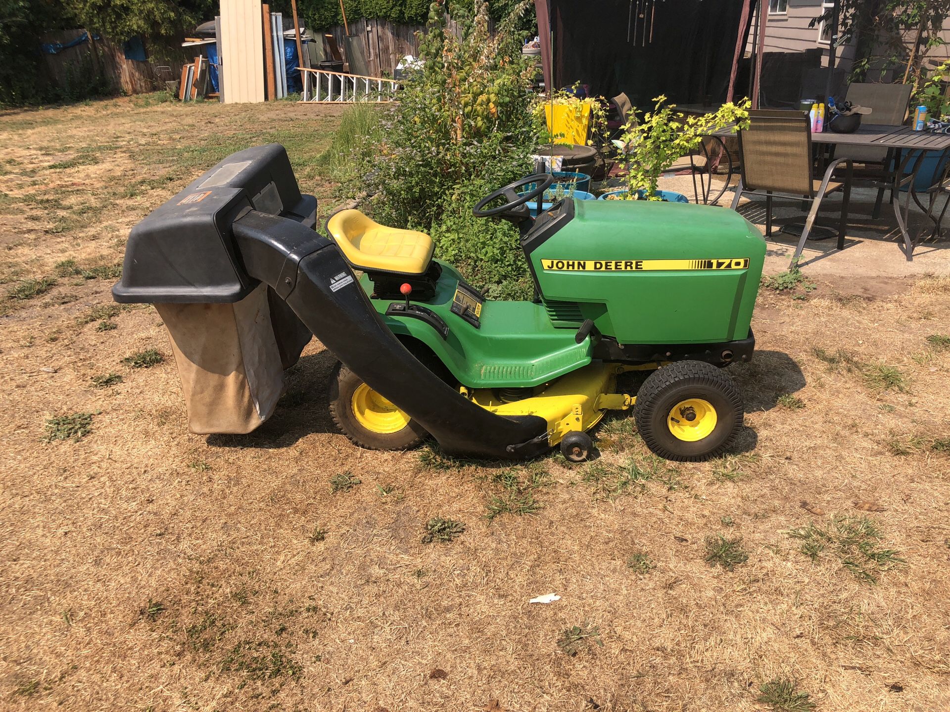 John Deere 170 Riding Lawn Mower with Bags
