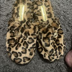 Michael Kors Slippers Size 9-10