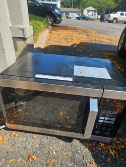 Microwave black+decker in good condition