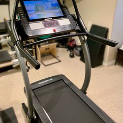 Nordictrack x22i Treadmill NEW NEVER USED