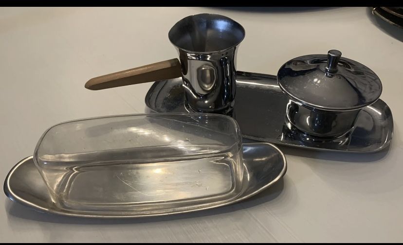 1960 Milbern Creations Chrome & Walnut Cream And Sugar Serving Set & Butter Dish