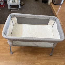 Portable baby crib/ Cuna Portátil Para Bebé 