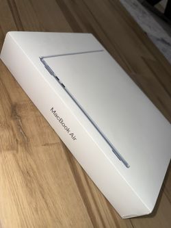 M4 MacBook Air 13-inch Laptop - Apple M4 chip Built for Apple Intelligence - 16GB Memory - 256GB SSD