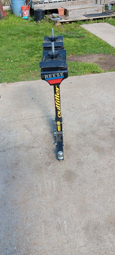 Reese Outfitter Adventure System Bike Rack