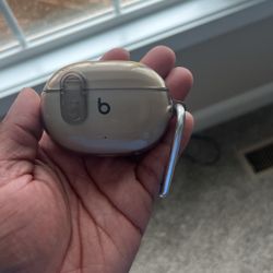 Beats Studio Plus Earbuds 