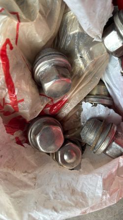 Rave Rover p38 lug nuts oem