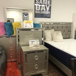 BEAUTIFUL CHAMPAGNE COLOR KING BED, DRESSER AND MIRROR. SAME DAY DELIVERY AND EASY FINANCING.