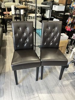 Set Of 2 Dining Chairs with Waterproof Leather Surface and Rubber Wood Legs Modern Style Tufted