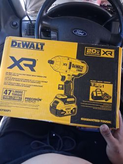 DeWalt XR 20V Max 1/2" Impact Wrench Kit DCF900P1