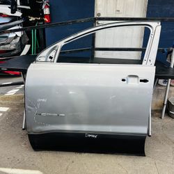 Gmc Acadia 2017-2023 Left Driver Side Front Door Oem