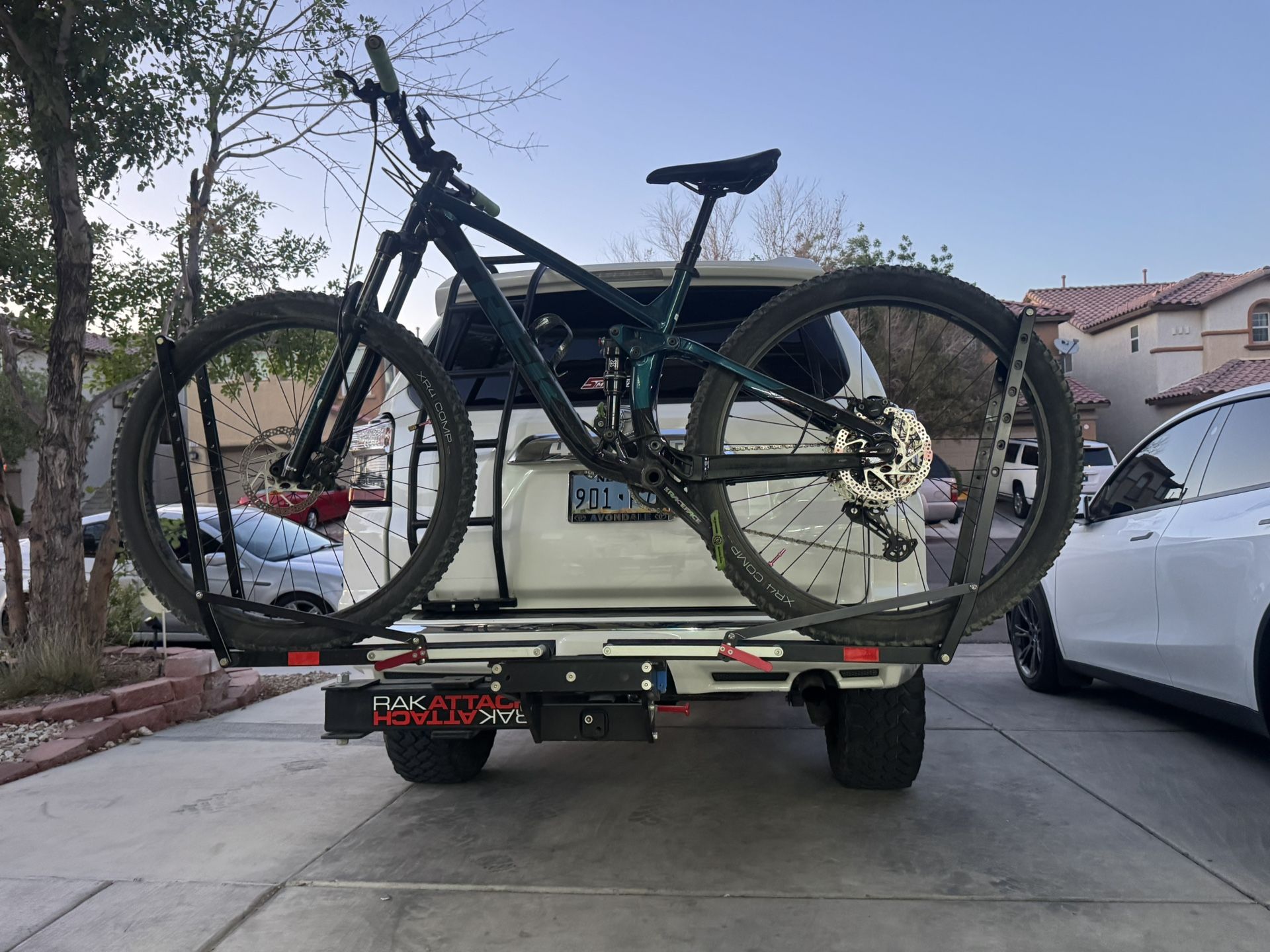 For Sale: 1UP USA Heavy Duty Bike Rack + RakAttach Swing Arm (2” Hitch