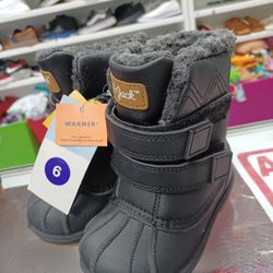 New Snow Boots Size 6 