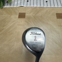 Used Right Handed Titleist 9.5 Degree 1 Wood Tour Driver w/ Steel R Flex Shaft