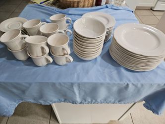 12 piece Dinnerware Set- Pfaltzgraff Filigree