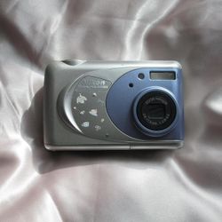 Nikon Grey and Silver Cameras-and-accessories(L168)