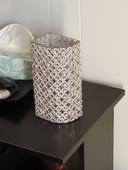 Shiny Curve Vase