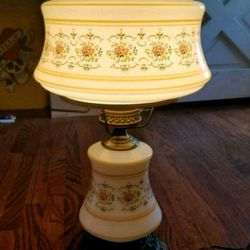 Vintage 1973 Quoizel Abigail Adams Lamp.  Both Top And Bottom Lights Work Great. 