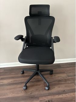 Modern Ergonomic Office Chair – Like New