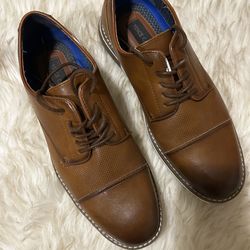 Men’s dress shoes