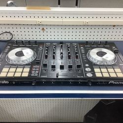 Pioneer DJ Mixer