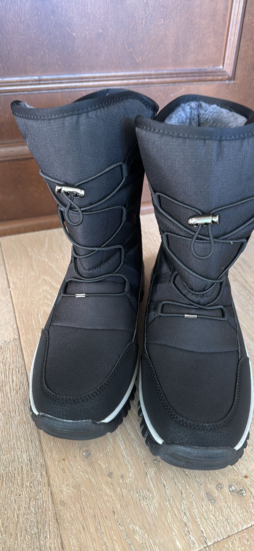 Brand New Winter Snow Boots – US Men’s 8 – Waterproof – $50