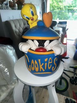 Loonie tunes jar