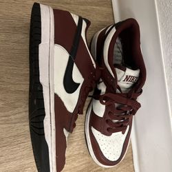 Nike Dunk Low Size 7.5