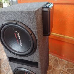 Pioneer Amp And Two 12" Subs 