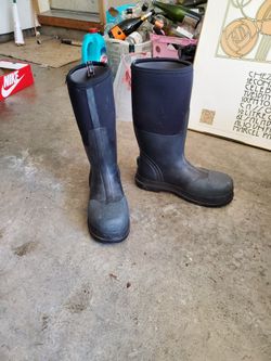 M size 11 STEEL TOE BOGS