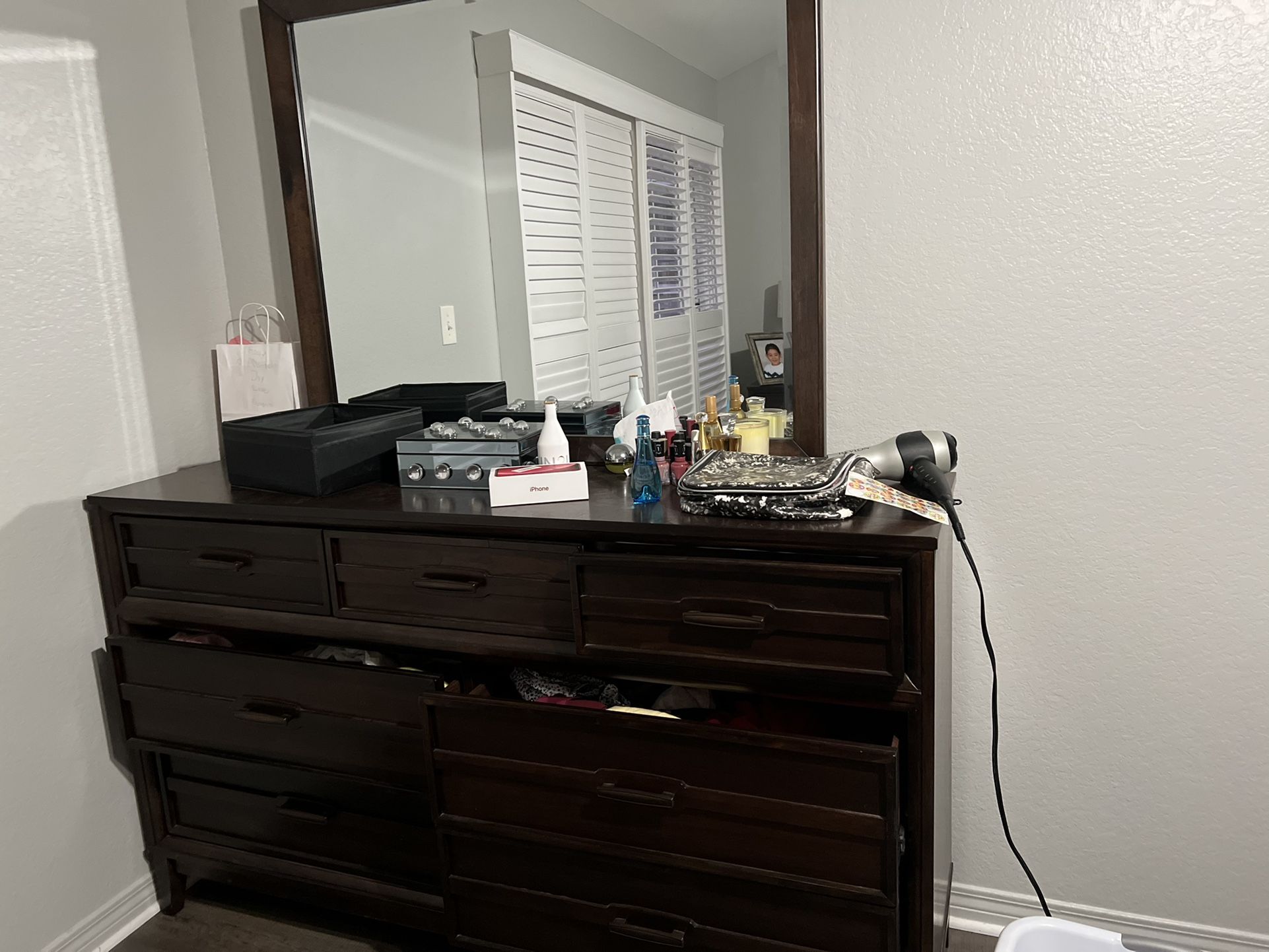 Cal King Bed With Side Table And Dresser