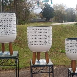 New 3pc Tripod Garden Planter's High Quality Masterpiece Very Detailed 