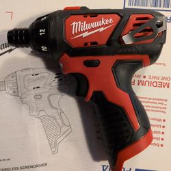 Milwaukee M12 Cordless Screwdriver