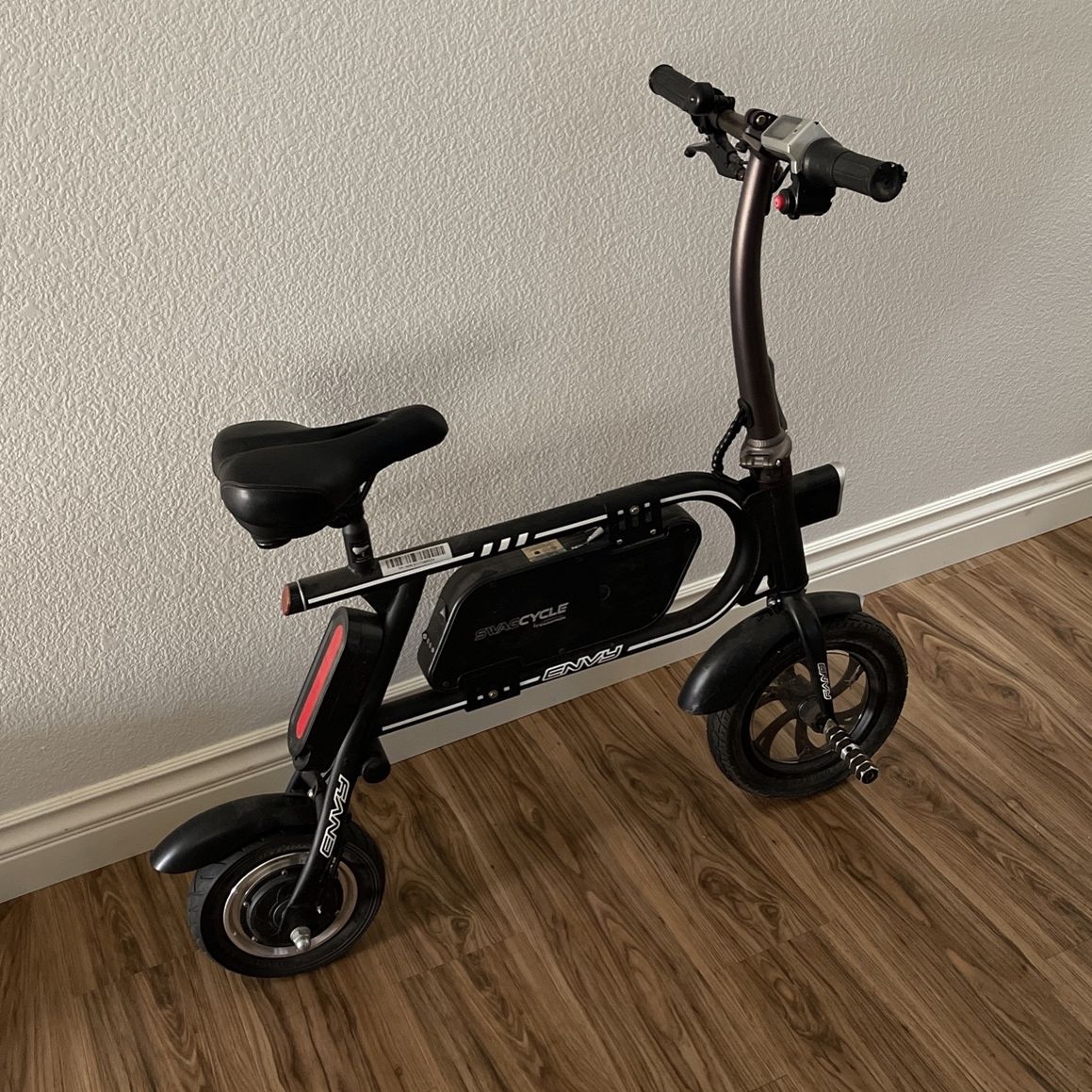 Electric Bike SWAGTRON PEDALLESS ELECTRIC BIKE, SWAGCYCLE ENVY for