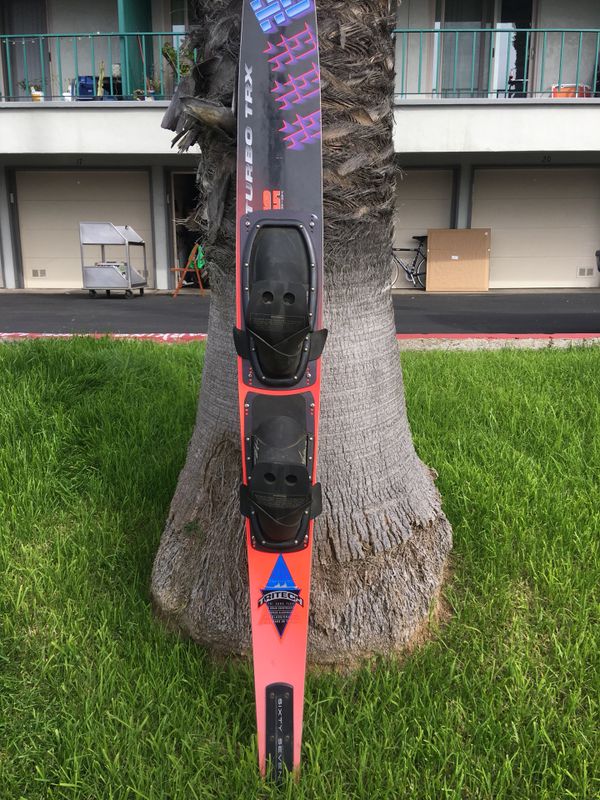 Slalom Water ski with carry bag 67â€ long. Rubber good no 