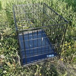 Wire dog kennel 17"x24"x22"