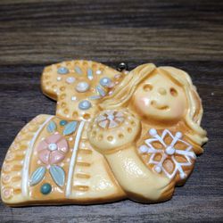 Vintage 1976 Plastic Angel Cookie Ornament 