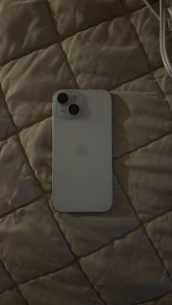 iPhone 15 blue
