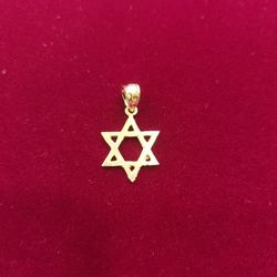 10 K Y Gold Solid Star Charm Small Size