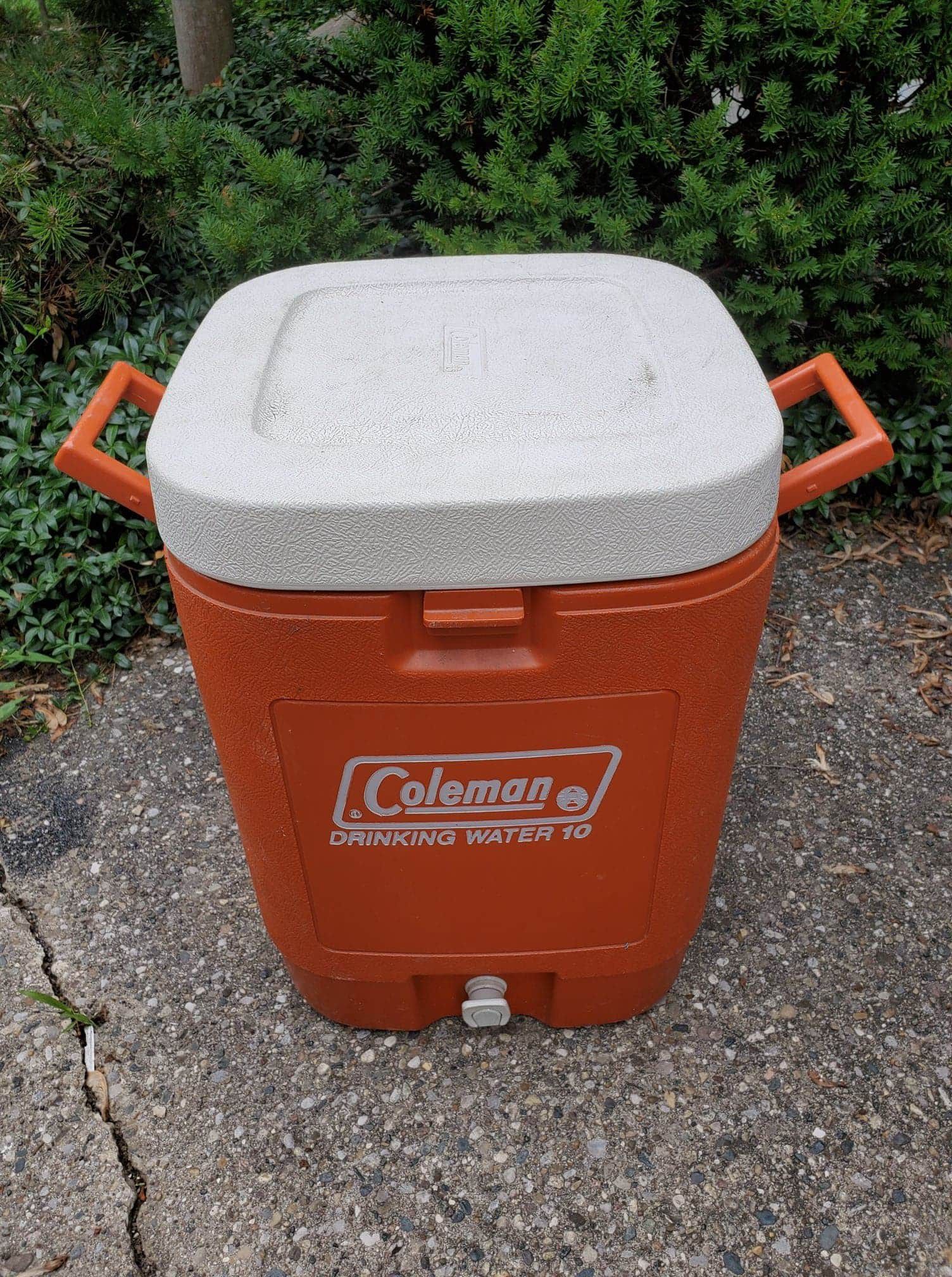 Coleman 10 gallon drink cooler