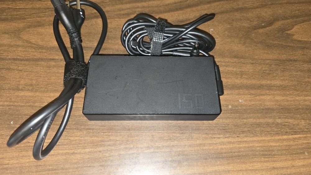 Obsidian Laptop Charger